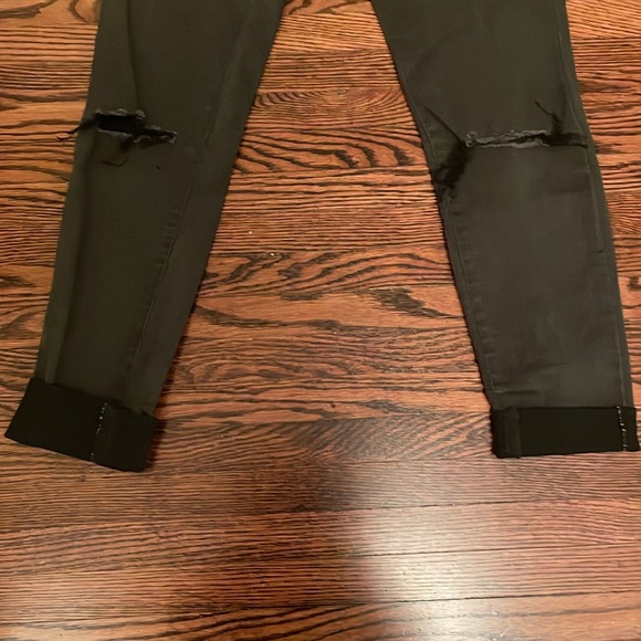 Zara women’s size 4 trafaluc denim makers. Grey colour. Natural fading. - Picture 4 of 7